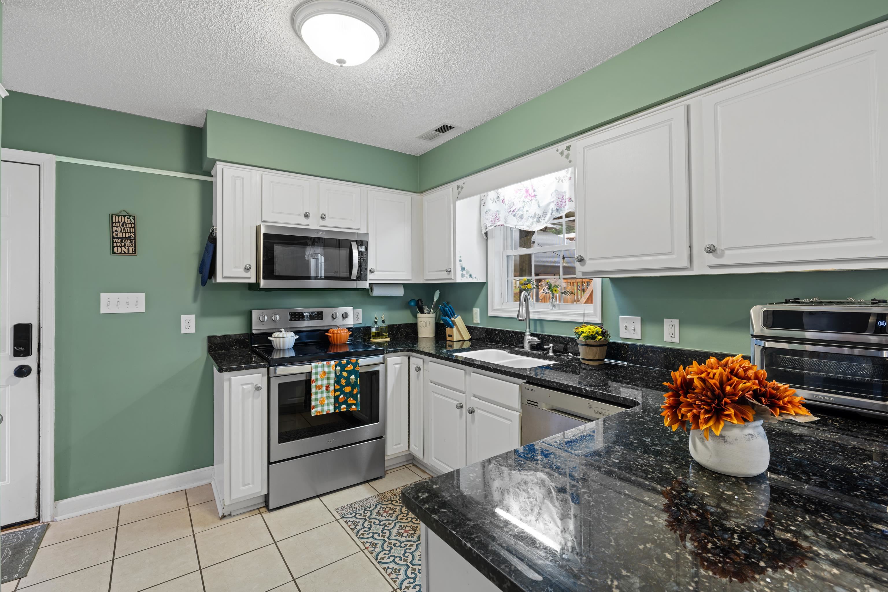 48 MEADOW RIDGE RD, WAYNESBORO, Virginia 22980, 4 Bedrooms Bedrooms, ,2 BathroomsBathrooms,Residential,48 MEADOW RIDGE RD,669726 MLS # 669726