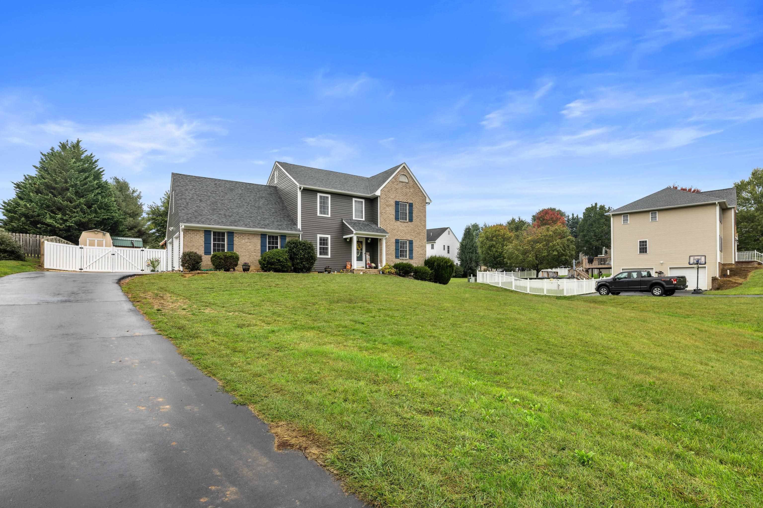 48 MEADOW RIDGE RD, WAYNESBORO, Virginia 22980, 4 Bedrooms Bedrooms, ,2 BathroomsBathrooms,Residential,48 MEADOW RIDGE RD,669726 MLS # 669726