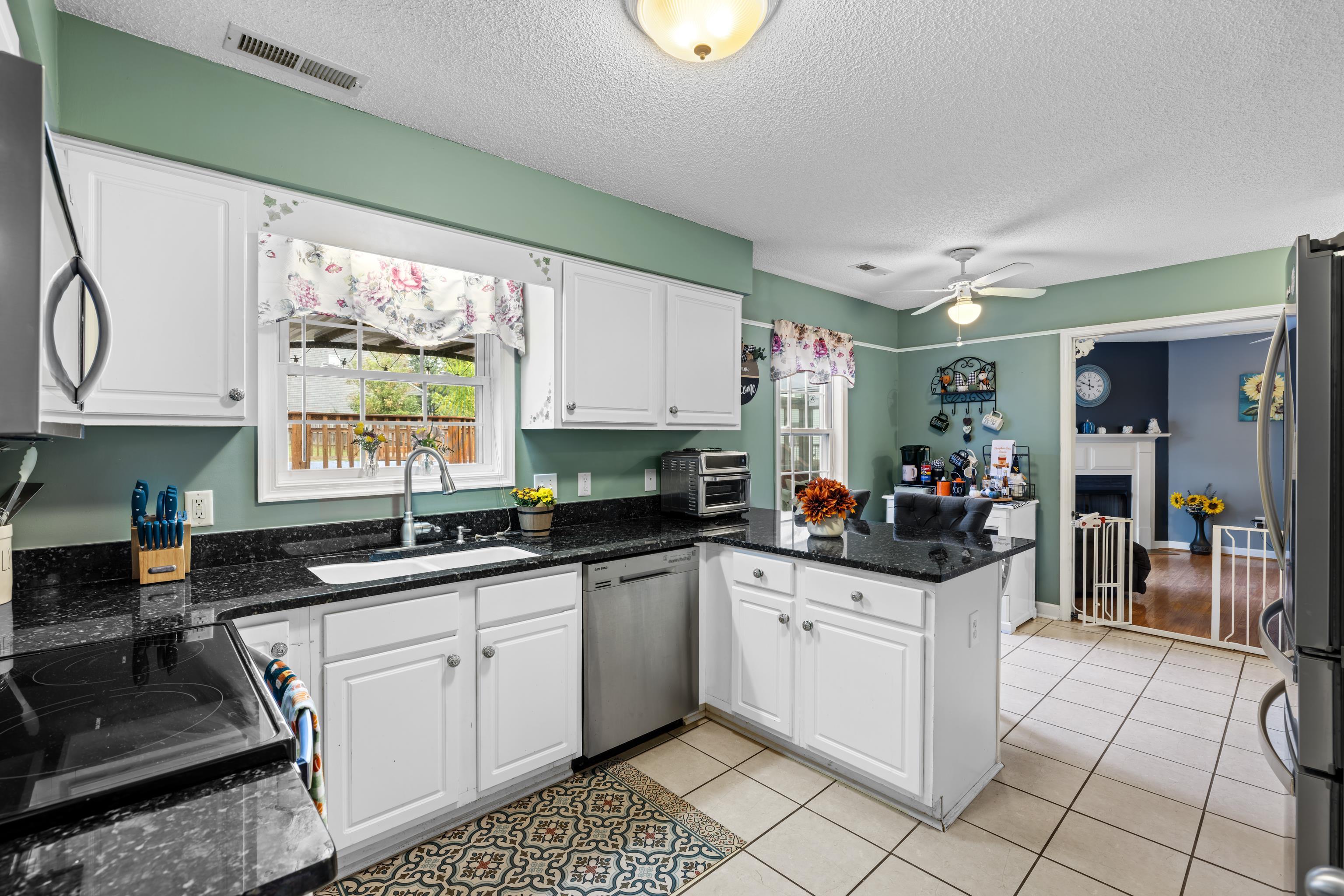 48 MEADOW RIDGE RD, WAYNESBORO, Virginia 22980, 4 Bedrooms Bedrooms, ,2 BathroomsBathrooms,Residential,48 MEADOW RIDGE RD,669726 MLS # 669726