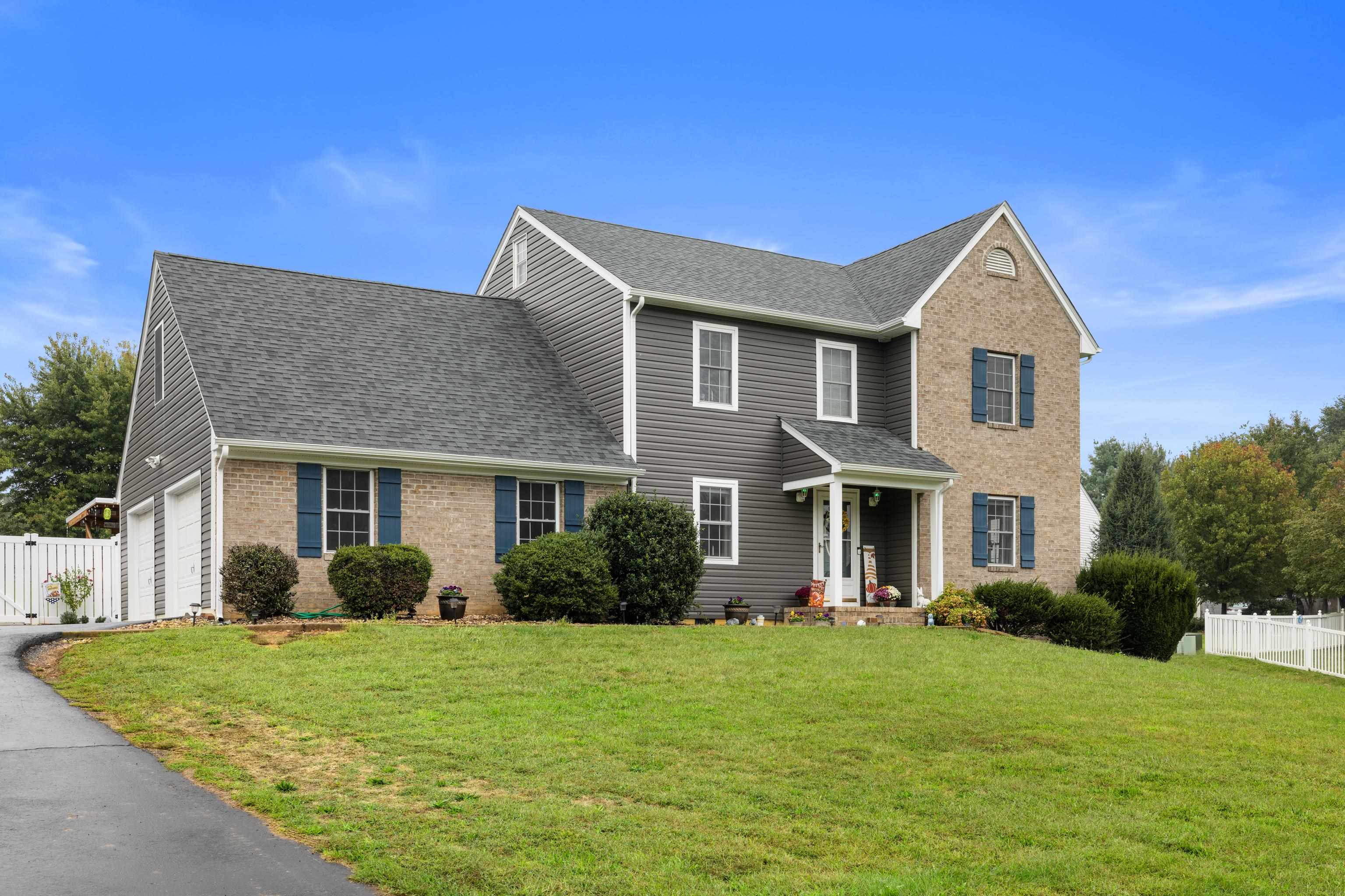 48 MEADOW RIDGE RD, WAYNESBORO, Virginia 22980, 4 Bedrooms Bedrooms, ,2 BathroomsBathrooms,Residential,48 MEADOW RIDGE RD,669726 MLS # 669726