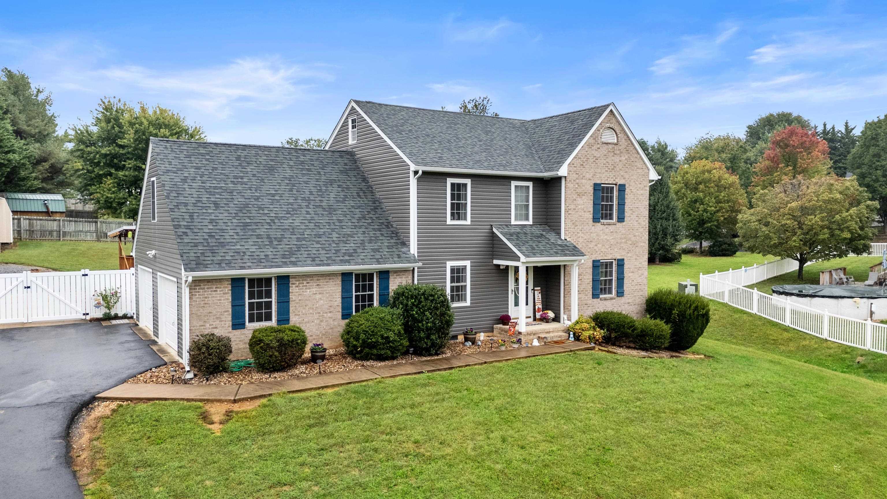 48 MEADOW RIDGE RD, WAYNESBORO, Virginia 22980, 4 Bedrooms Bedrooms, ,2 BathroomsBathrooms,Residential,48 MEADOW RIDGE RD,669726 MLS # 669726