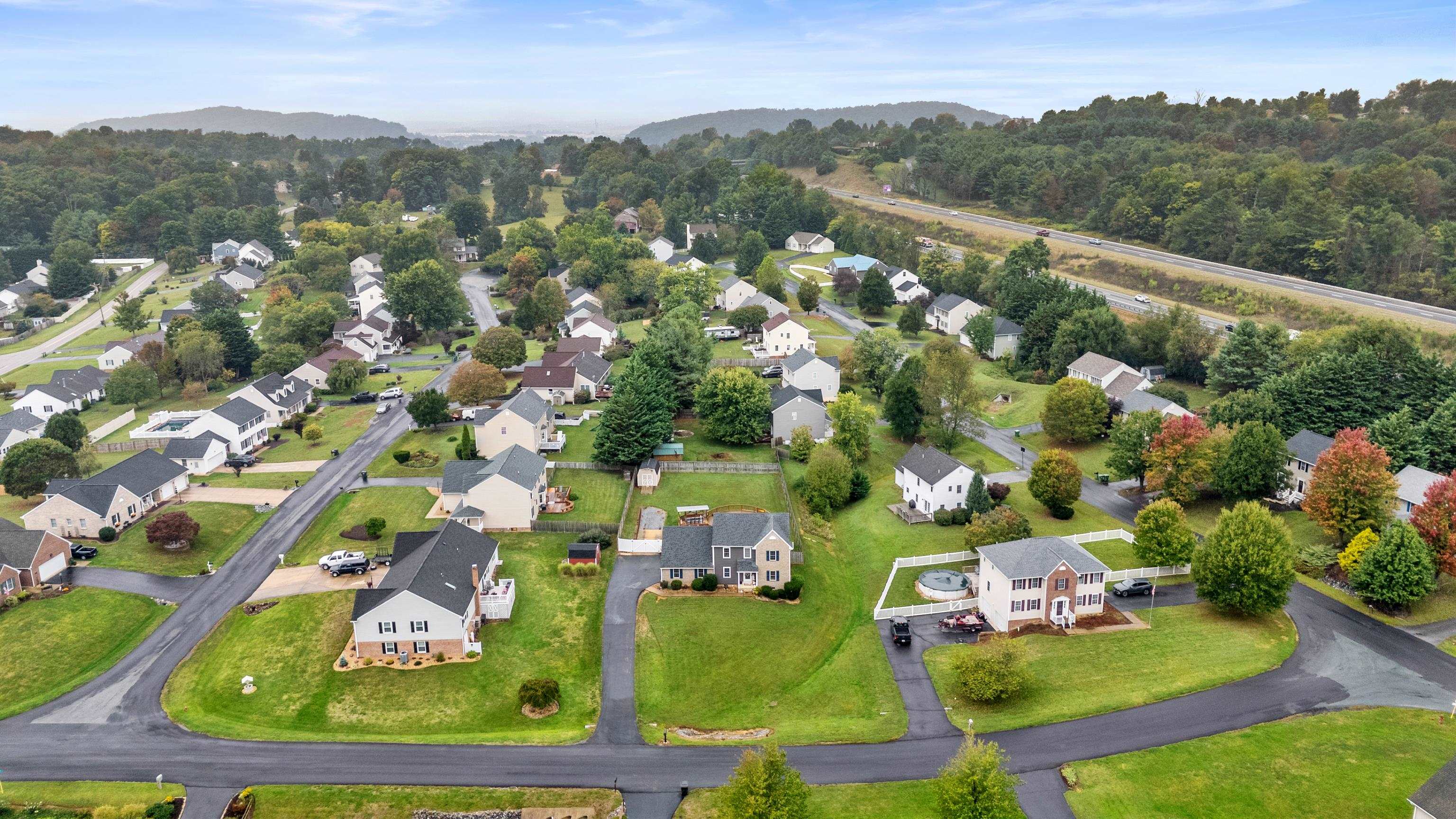 48 MEADOW RIDGE RD, WAYNESBORO, Virginia 22980, 4 Bedrooms Bedrooms, ,2 BathroomsBathrooms,Residential,48 MEADOW RIDGE RD,669726 MLS # 669726