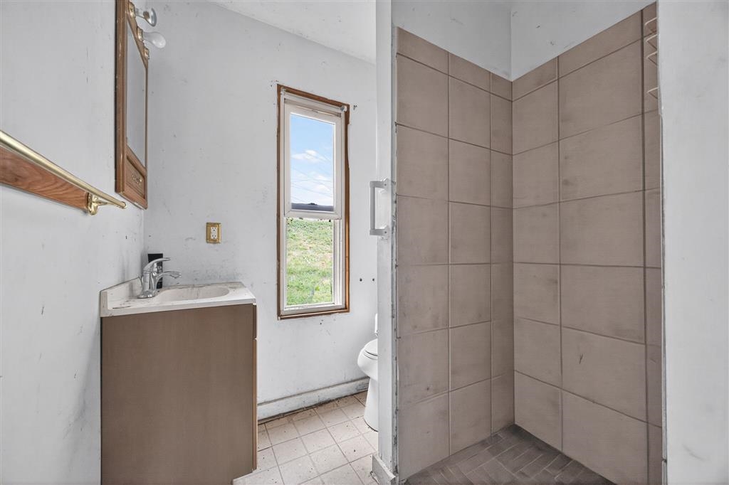 84 OVERLOOK AVE, MOUNT SIDNEY, Virginia 24467, 4 Bedrooms Bedrooms, ,3 BathroomsBathrooms,Residential,84 OVERLOOK AVE,669733 MLS # 669733 84 OVERLOOK AVE, MOUNT SIDNEY, Virginia 24467, 4 Bedrooms Bedrooms, ,3 BathroomsBathrooms,Residential,84 OVERLOOK AVE,669733 MLS # 669733