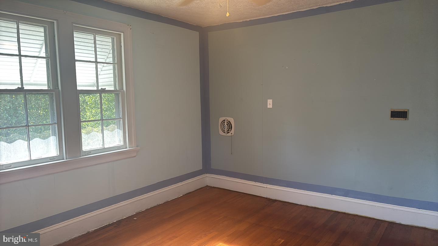 1910 RAWLINGS ST, RICHMOND, Virginia 23231, 3 Bedrooms Bedrooms, 8 Rooms Rooms,2 BathroomsBathrooms,Residential,For sale,1910 RAWLINGS ST,VARC2000740 MLS # VARC2000740