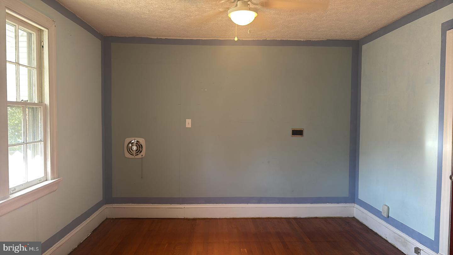 1910 RAWLINGS ST, RICHMOND, Virginia 23231, 3 Bedrooms Bedrooms, 8 Rooms Rooms,2 BathroomsBathrooms,Residential,For sale,1910 RAWLINGS ST,VARC2000740 MLS # VARC2000740
