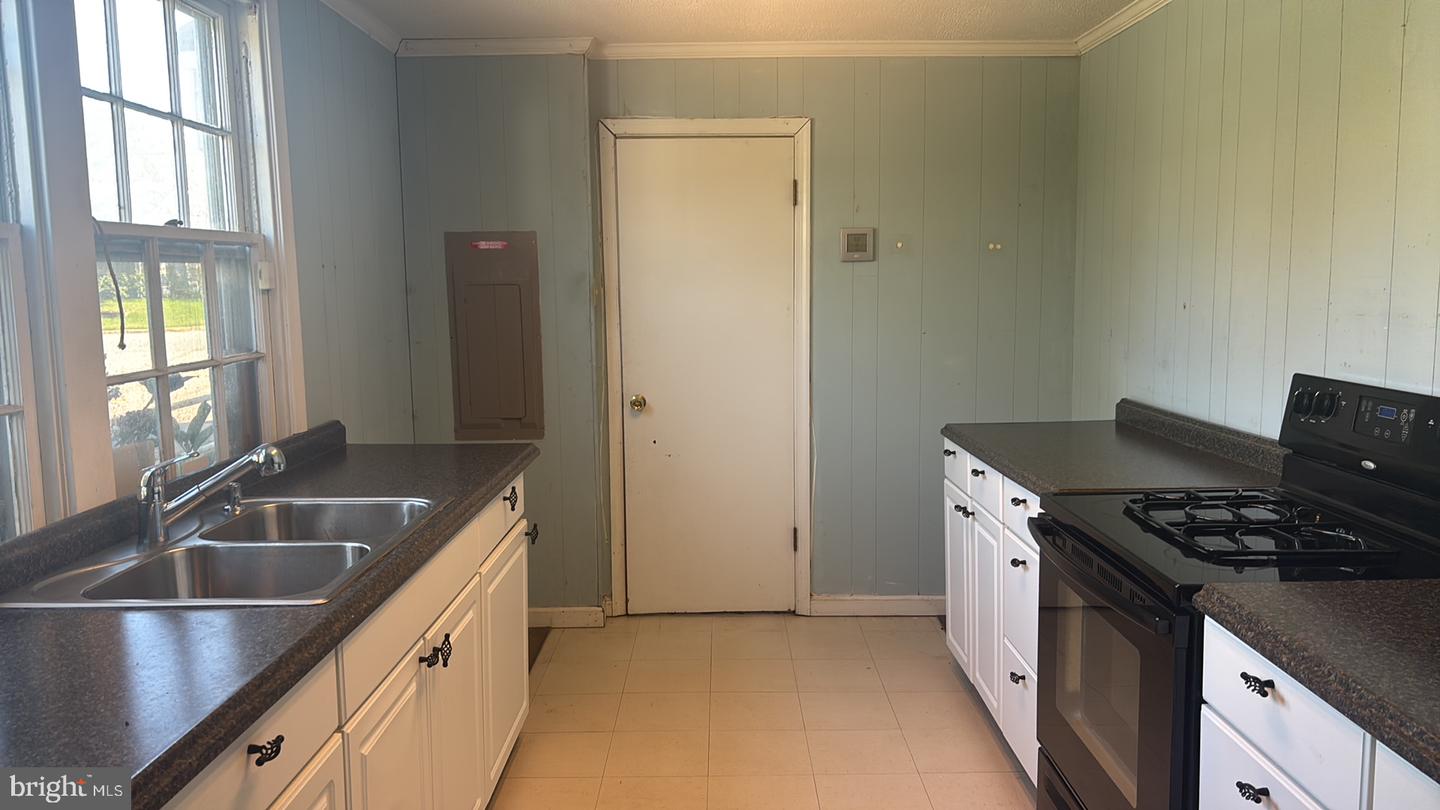 1910 RAWLINGS ST, RICHMOND, Virginia 23231, 3 Bedrooms Bedrooms, 8 Rooms Rooms,2 BathroomsBathrooms,Residential,For sale,1910 RAWLINGS ST,VARC2000740 MLS # VARC2000740