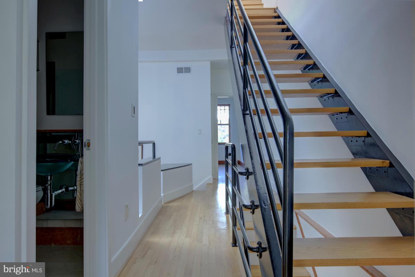 632 C ST NE, WASHINGTON, District Of Columbia 20002, 3 Bedrooms Bedrooms, 6 Rooms Rooms,2 BathroomsBathrooms,Residential,For sale,632 C ST NE,DCDC2217044 MLS # DCDC2217044