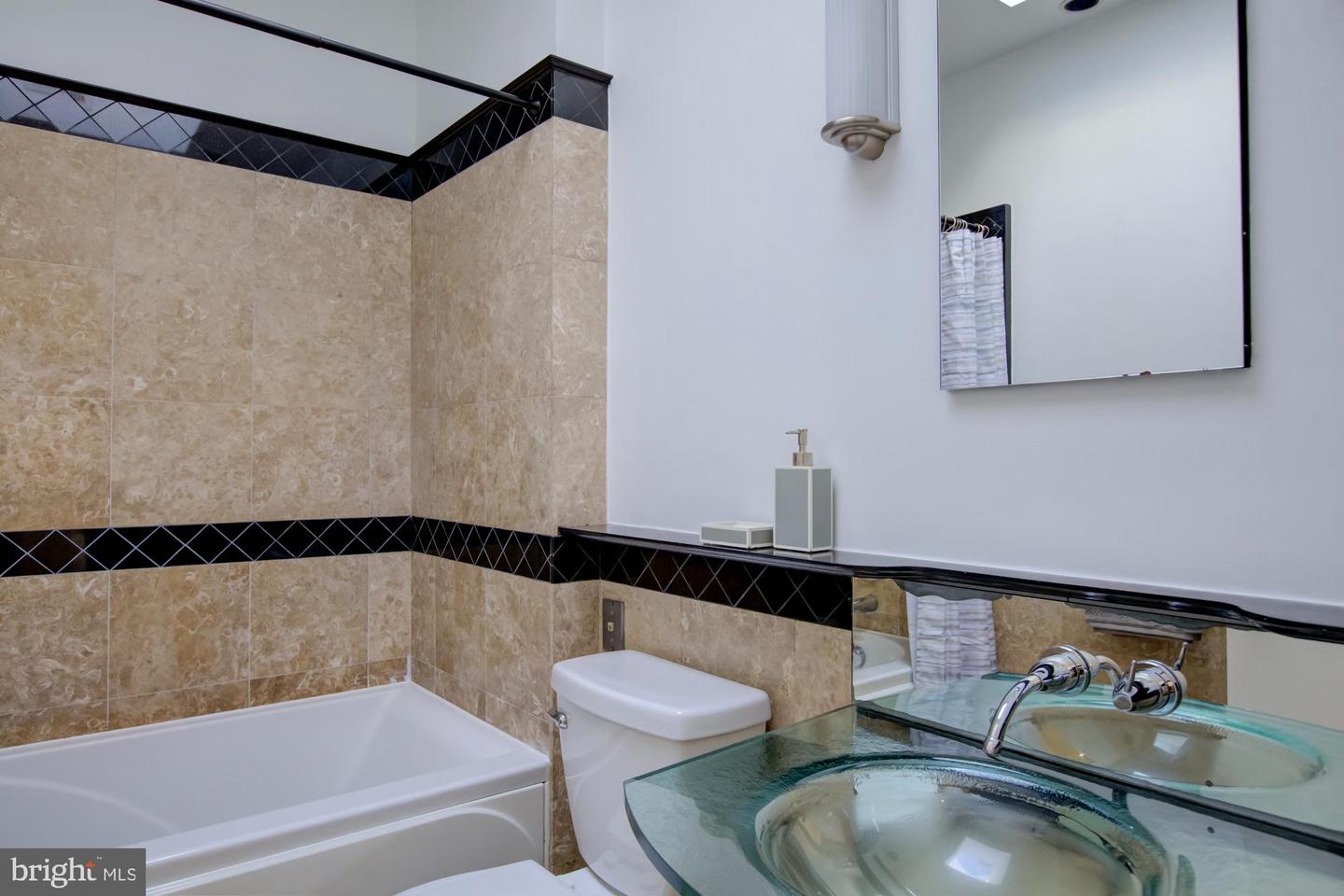 632 C ST NE, WASHINGTON, District Of Columbia 20002, 3 Bedrooms Bedrooms, 6 Rooms Rooms,2 BathroomsBathrooms,Residential,For sale,632 C ST NE,DCDC2217044 MLS # DCDC2217044