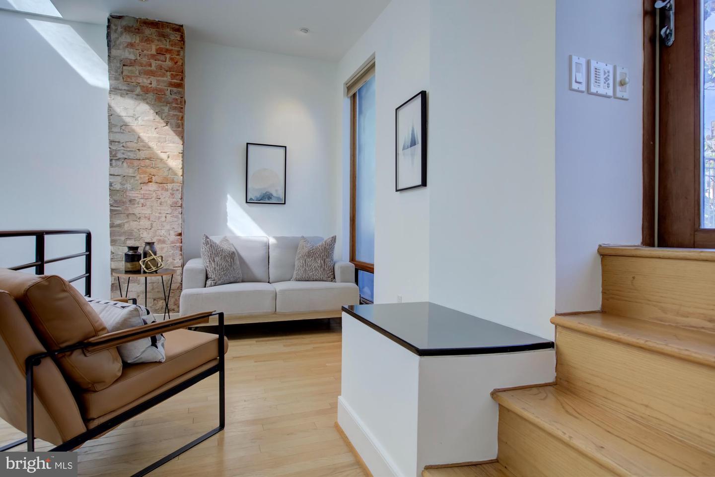 632 C ST NE, WASHINGTON, District Of Columbia 20002, 3 Bedrooms Bedrooms, 6 Rooms Rooms,2 BathroomsBathrooms,Residential,For sale,632 C ST NE,DCDC2217044 MLS # DCDC2217044