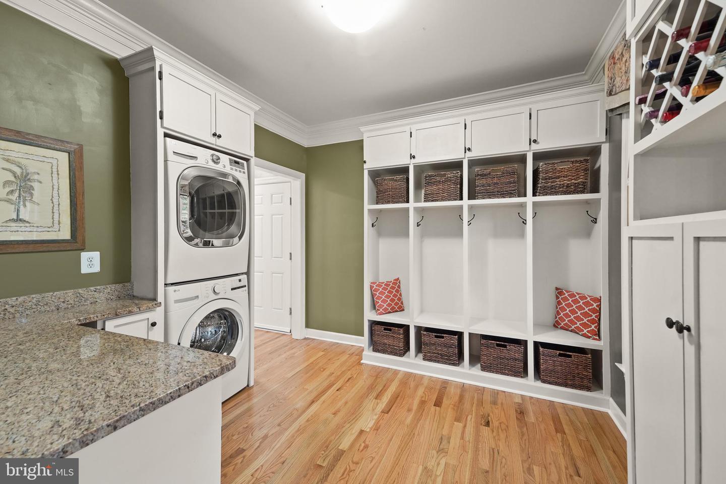 24224 KNOLLBROOK PL, ALDIE, Virginia 20105, 6 Bedrooms Bedrooms, ,5 BathroomsBathrooms,Residential,For sale,24224 KNOLLBROOK PL,VALO2105500 MLS # VALO2105500