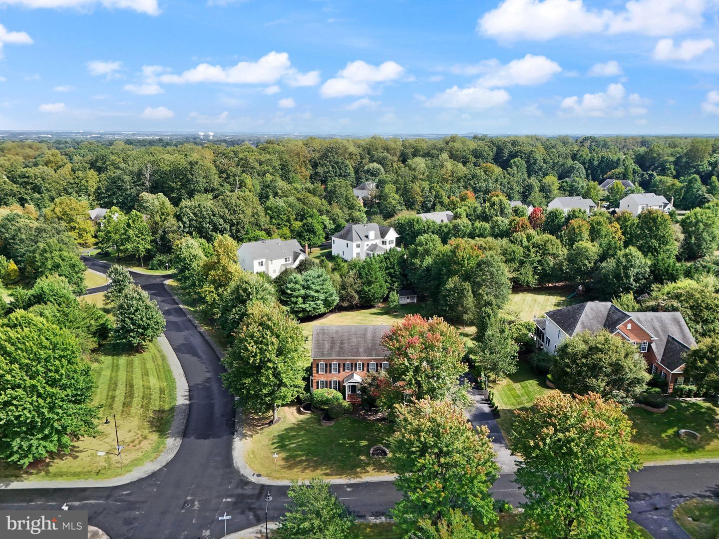 24224 KNOLLBROOK PL, ALDIE, Virginia 20105, 6 Bedrooms Bedrooms, ,5 BathroomsBathrooms,Residential,For sale,24224 KNOLLBROOK PL,VALO2105500 MLS # VALO2105500