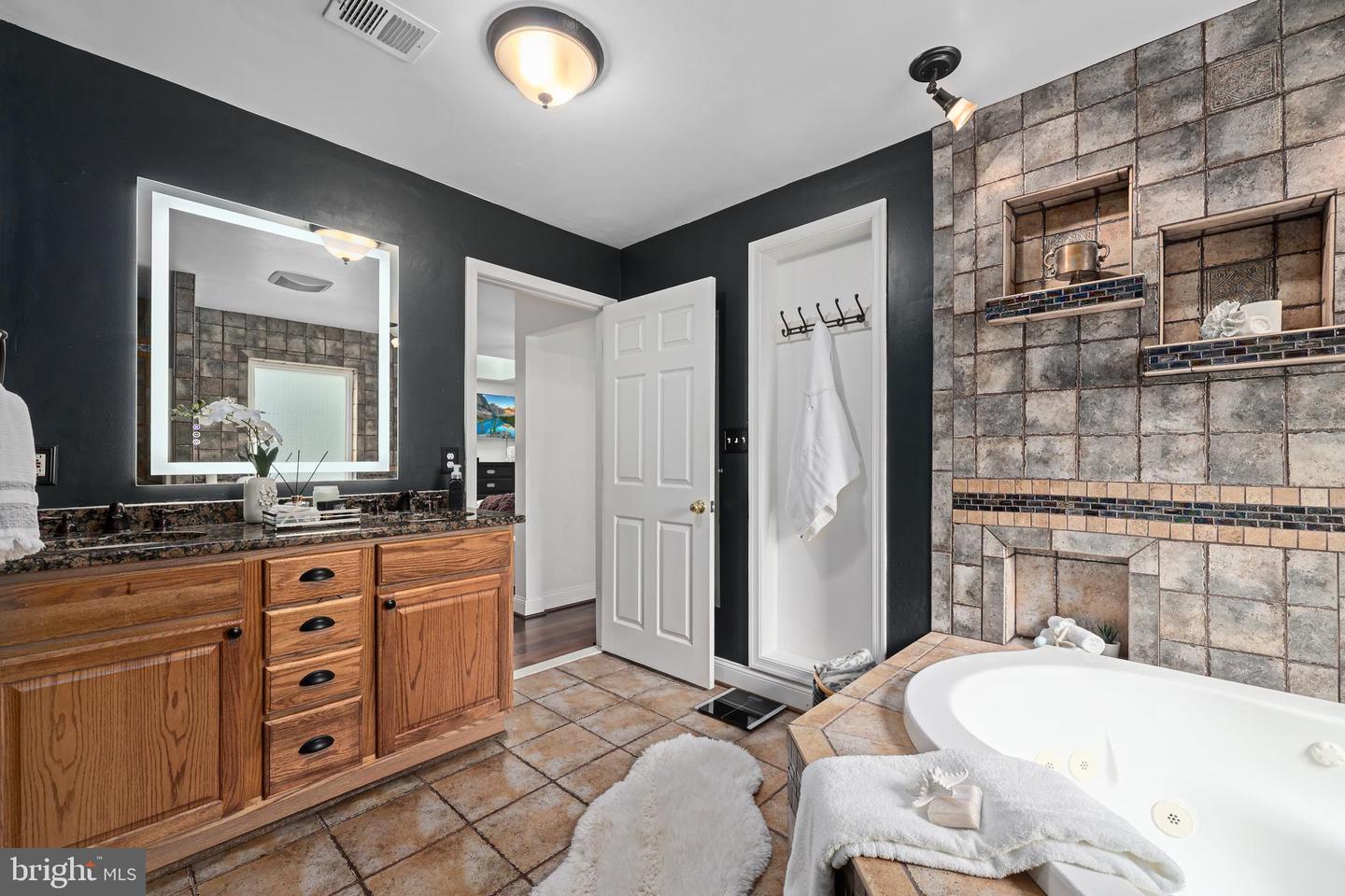 4505 DOLPHIN LN, ALEXANDRIA, Virginia 22309, 5 Bedrooms Bedrooms, ,4 BathroomsBathrooms,Residential,For sale,4505 DOLPHIN LN,VAFX2264534 MLS # VAFX2264534