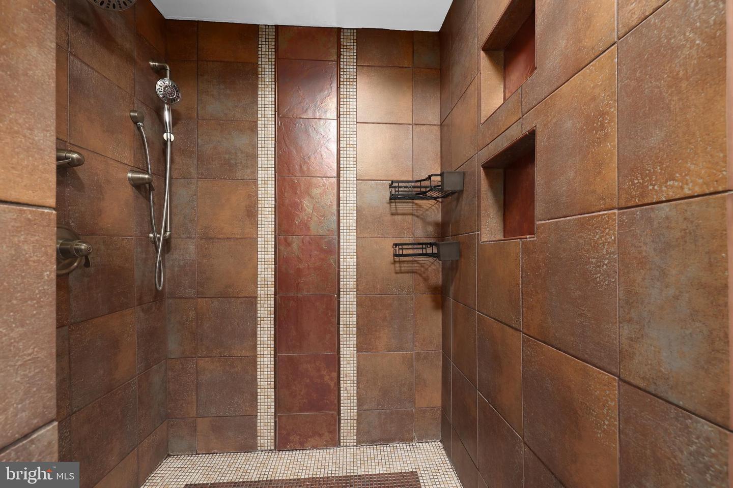 4505 DOLPHIN LN, ALEXANDRIA, Virginia 22309, 5 Bedrooms Bedrooms, ,4 BathroomsBathrooms,Residential,For sale,4505 DOLPHIN LN,VAFX2264534 MLS # VAFX2264534