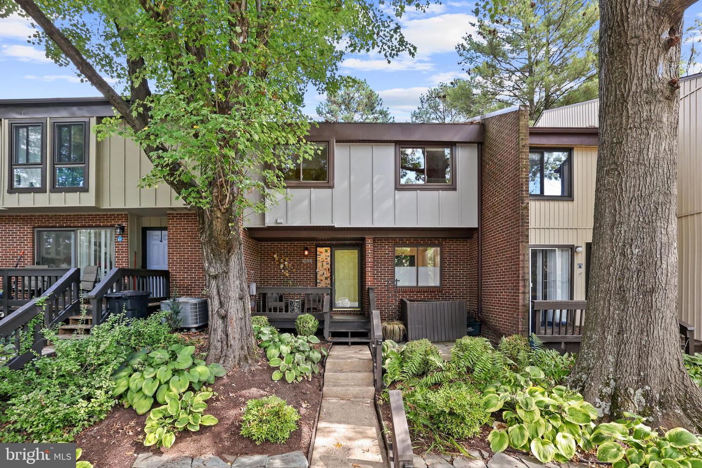 2109 COLTS NECK CT, RESTON, Virginia 20191, 3 Bedrooms Bedrooms, 13 Rooms Rooms,3 BathroomsBathrooms,Residential,For sale,2109 COLTS NECK CT,VAFX2264930 MLS # VAFX2264930