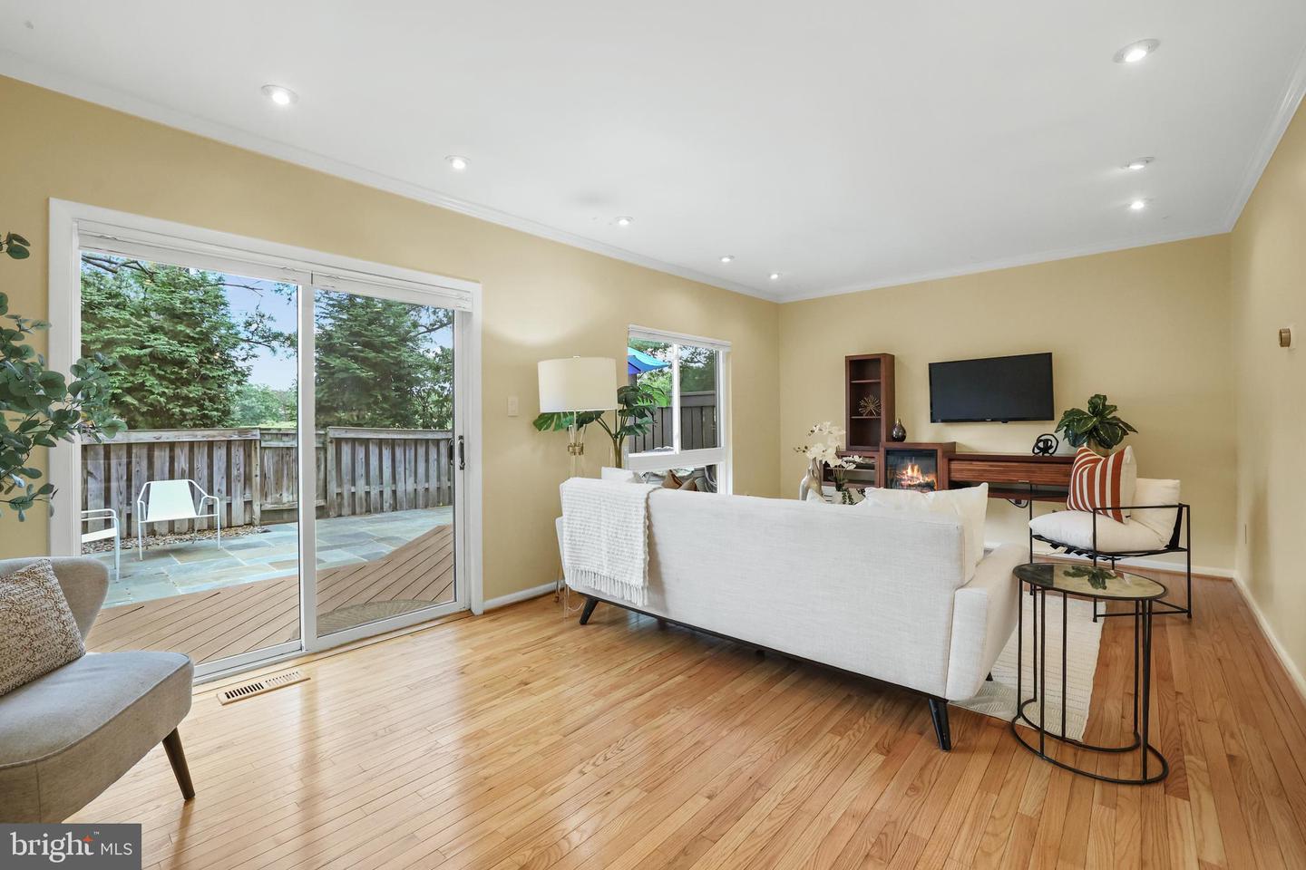 2109 COLTS NECK CT, RESTON, Virginia 20191, 3 Bedrooms Bedrooms, 13 Rooms Rooms,3 BathroomsBathrooms,Residential,For sale,2109 COLTS NECK CT,VAFX2264930 MLS # VAFX2264930