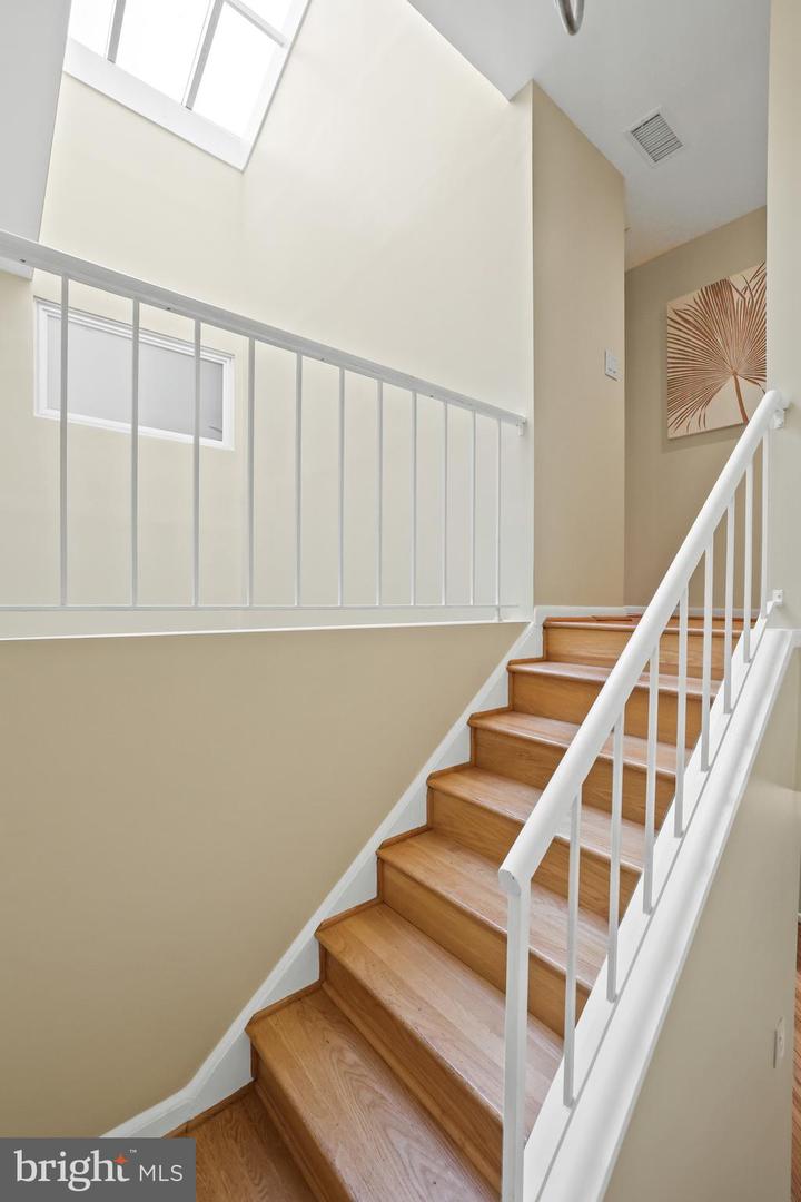 2109 COLTS NECK CT, RESTON, Virginia 20191, 3 Bedrooms Bedrooms, 13 Rooms Rooms,3 BathroomsBathrooms,Residential,For sale,2109 COLTS NECK CT,VAFX2264930 MLS # VAFX2264930