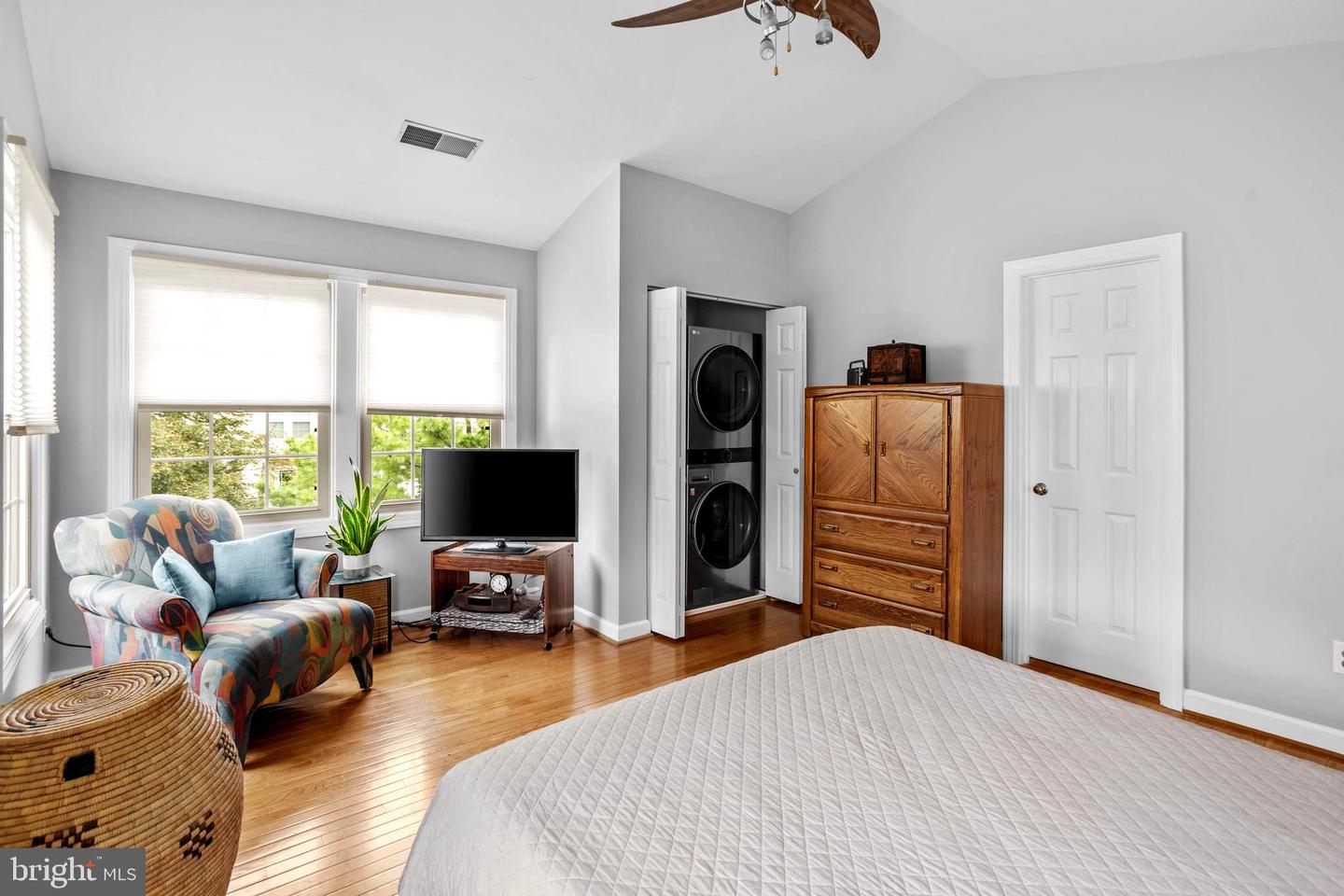 7428 HEATHERFIELD LN, ALEXANDRIA, Virginia 22315, 3 Bedrooms Bedrooms, ,3 BathroomsBathrooms,Residential,For sale,7428 HEATHERFIELD LN,VAFX2265044 MLS # VAFX2265044