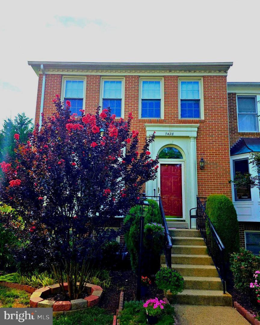 7428 HEATHERFIELD LN, ALEXANDRIA, Virginia 22315, 3 Bedrooms Bedrooms, ,3 BathroomsBathrooms,Residential,For sale,7428 HEATHERFIELD LN,VAFX2265044 MLS # VAFX2265044