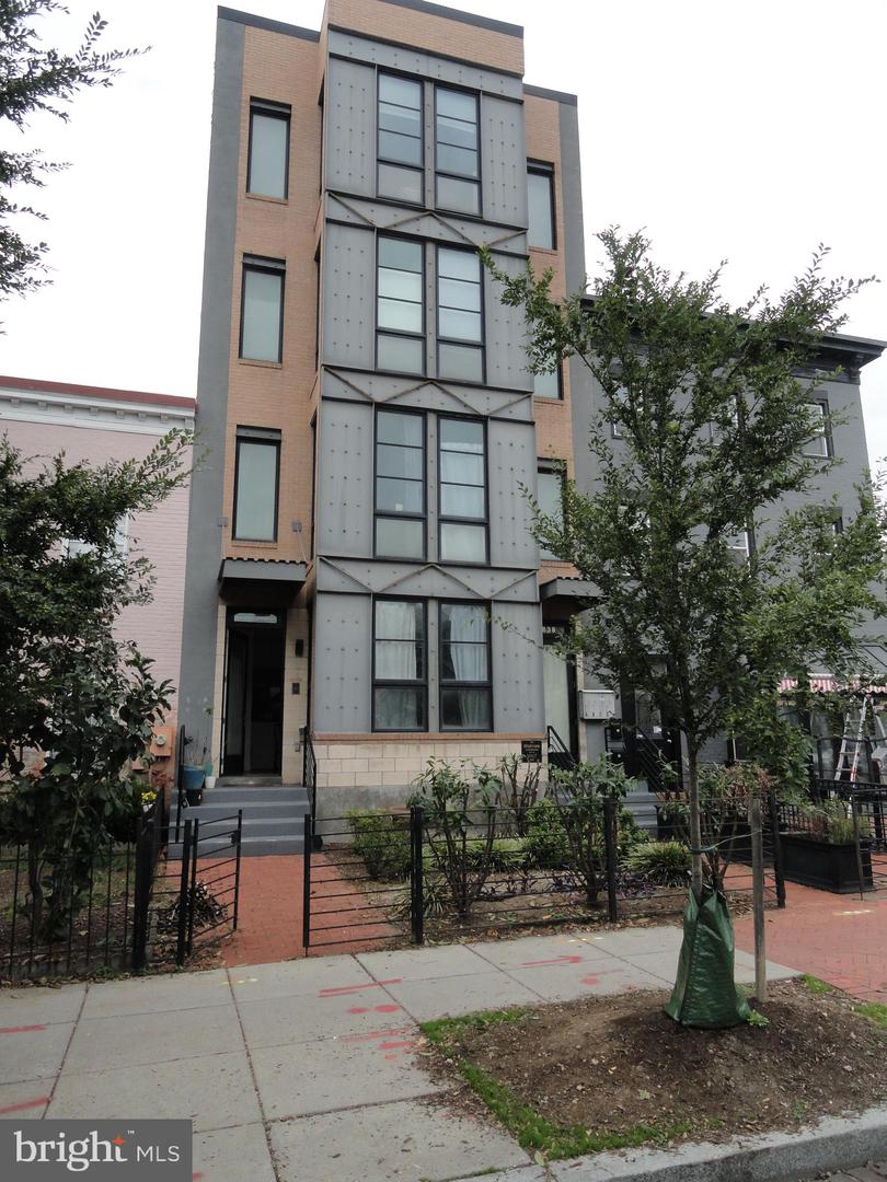 1838 6TH ST NW #A, WASHINGTON, District Of Columbia 20001, 2 Bedrooms Bedrooms, ,2 BathroomsBathrooms,Residential,For sale,1838 6TH ST NW #A,DCDC2220756 MLS # DCDC2220756