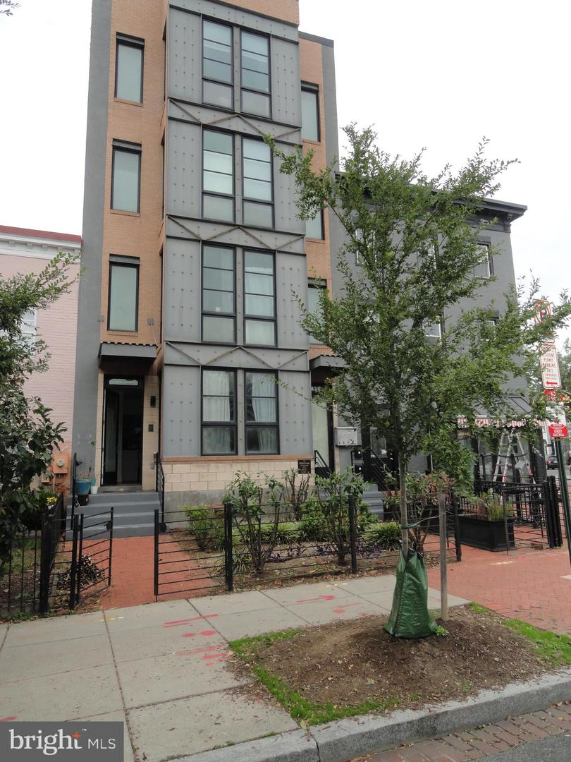 1838 6TH ST NW #A, WASHINGTON, District Of Columbia 20001, 2 Bedrooms Bedrooms, ,2 BathroomsBathrooms,Residential,For sale,1838 6TH ST NW #A,DCDC2220756 MLS # DCDC2220756