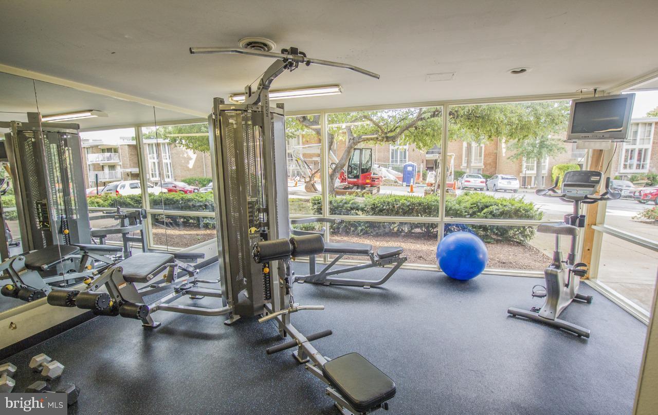 2609 WAGON DR #354, ALEXANDRIA, Virginia 22303, 2 Bedrooms Bedrooms, ,1 BathroomBathrooms,Residential,For sale,2609 WAGON DR #354,VAFX2265430 MLS # VAFX2265430