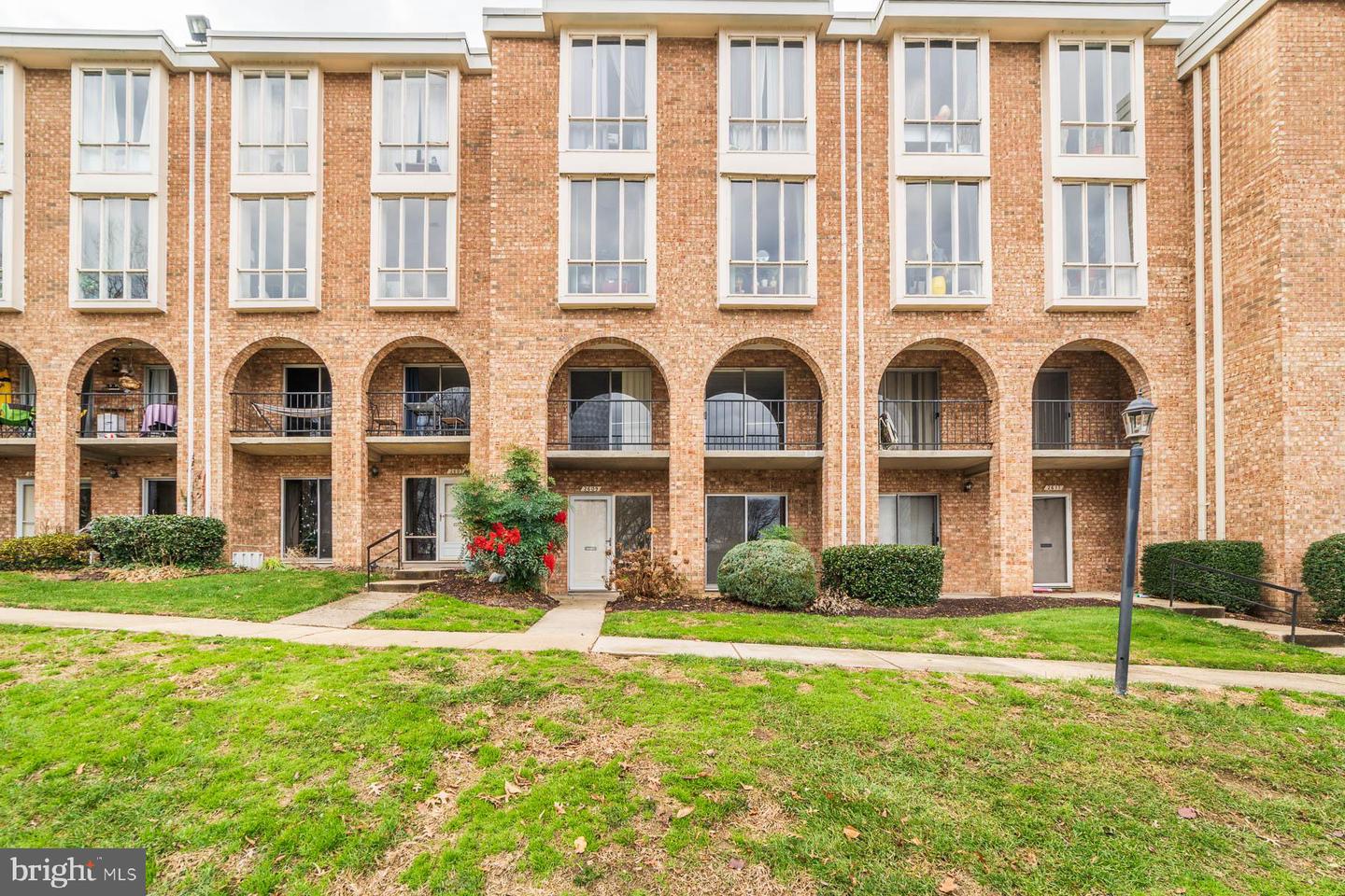 2609 WAGON DR #354, ALEXANDRIA, Virginia 22303, 2 Bedrooms Bedrooms, ,1 BathroomBathrooms,Residential,For sale,2609 WAGON DR #354,VAFX2265430 MLS # VAFX2265430 2609 WAGON DR #354, ALEXANDRIA, Virginia 22303, 2 Bedrooms Bedrooms, ,1 BathroomBathrooms,Residential,For sale,2609 WAGON DR #354,VAFX2265430 MLS # VAFX2265430