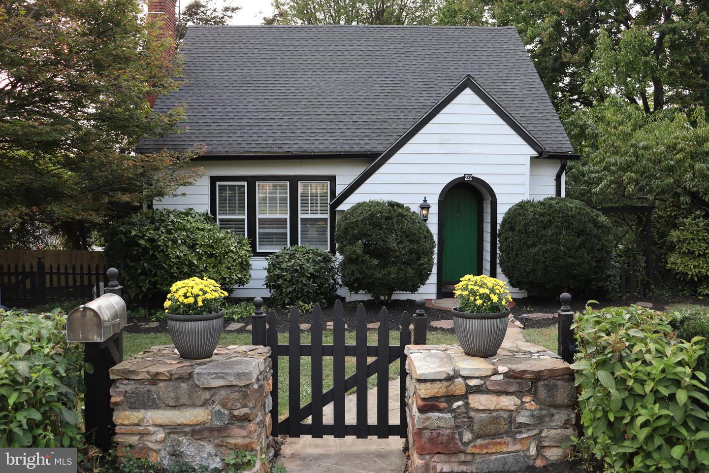222 LOCUST ST, WARRENTON, Virginia 20186, 4 Bedrooms Bedrooms, ,2 BathroomsBathrooms,Residential,For sale,222 LOCUST ST,VAFQ2018226 MLS # VAFQ2018226