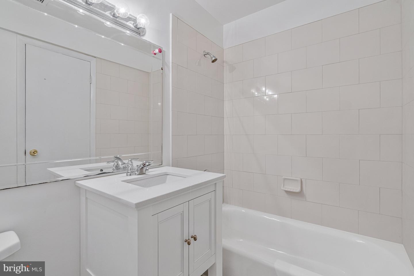 204 PARK TERRACE CT SE #25, VIENNA, Virginia 22180, 2 Bedrooms Bedrooms, ,1 BathroomBathrooms,Residential,For sale,204 PARK TERRACE CT SE #25,VAFX2266310 MLS # VAFX2266310