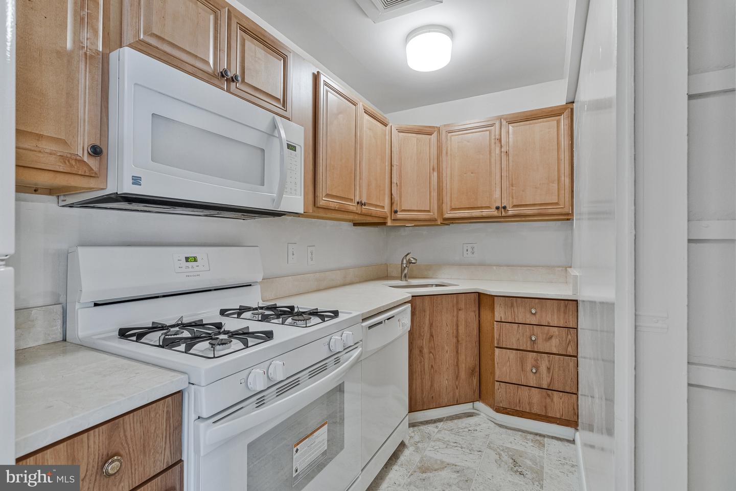 204 PARK TERRACE CT SE #25, VIENNA, Virginia 22180, 2 Bedrooms Bedrooms, ,1 BathroomBathrooms,Residential,For sale,204 PARK TERRACE CT SE #25,VAFX2266310 MLS # VAFX2266310