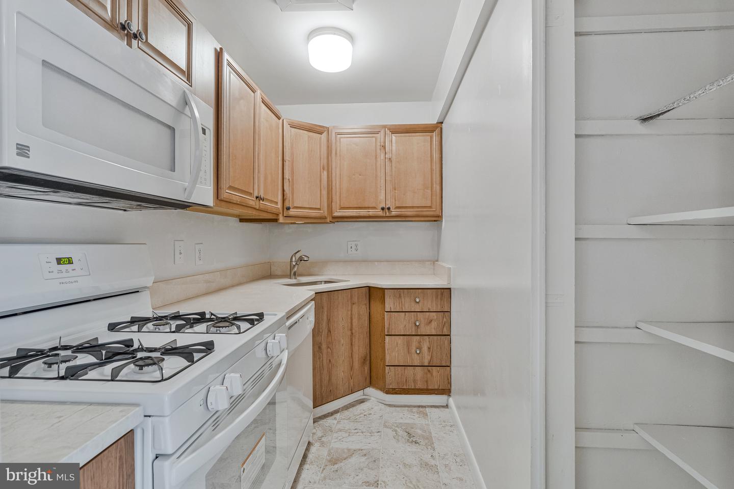 204 PARK TERRACE CT SE #25, VIENNA, Virginia 22180, 2 Bedrooms Bedrooms, ,1 BathroomBathrooms,Residential,For sale,204 PARK TERRACE CT SE #25,VAFX2266310 MLS # VAFX2266310
