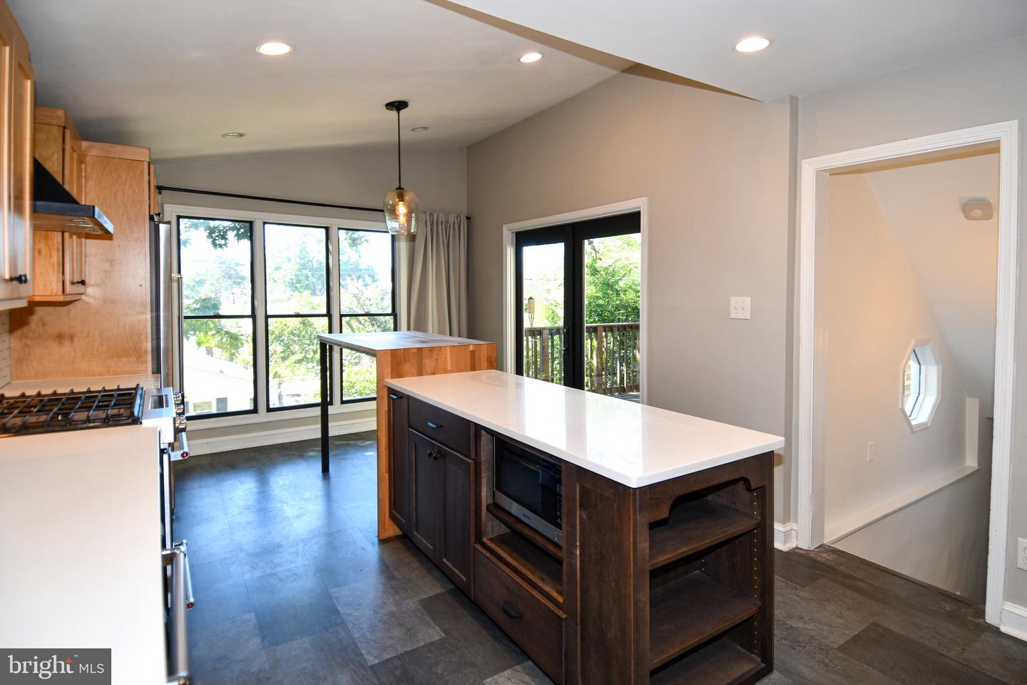 2100 S QUEBEC ST, ARLINGTON, Virginia 22204, 3 Bedrooms Bedrooms, 5 Rooms Rooms,2 BathroomsBathrooms,Residential,For sale,2100 S QUEBEC ST,VAAR2063512 MLS # VAAR2063512