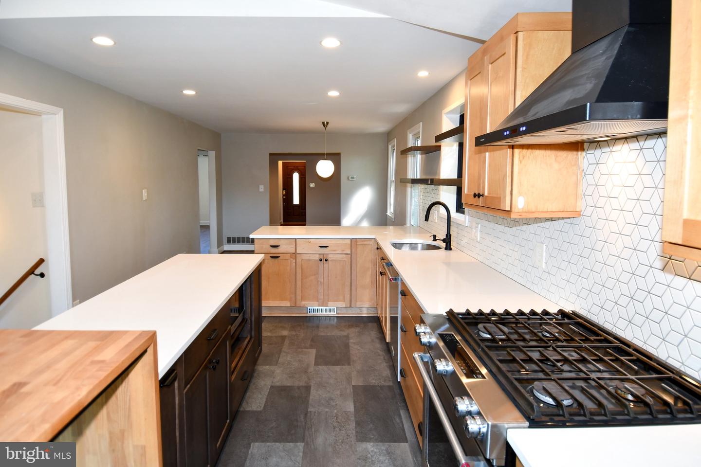 2100 S QUEBEC ST, ARLINGTON, Virginia 22204, 3 Bedrooms Bedrooms, 5 Rooms Rooms,2 BathroomsBathrooms,Residential,For sale,2100 S QUEBEC ST,VAAR2063512 MLS # VAAR2063512