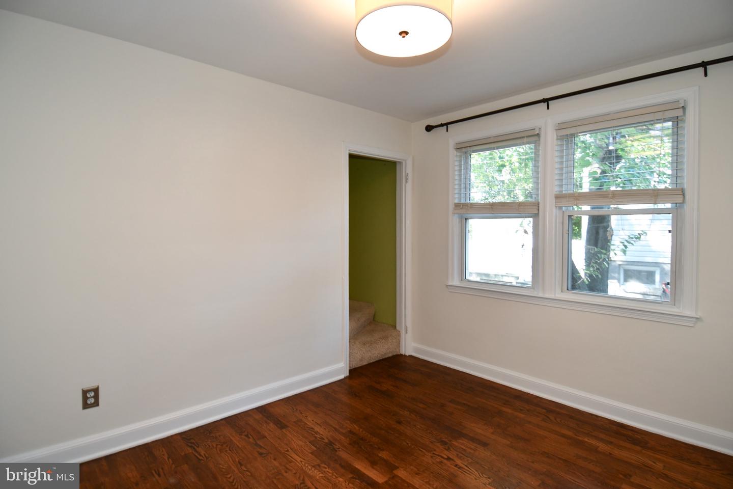 2100 S QUEBEC ST, ARLINGTON, Virginia 22204, 3 Bedrooms Bedrooms, 5 Rooms Rooms,2 BathroomsBathrooms,Residential,For sale,2100 S QUEBEC ST,VAAR2063512 MLS # VAAR2063512