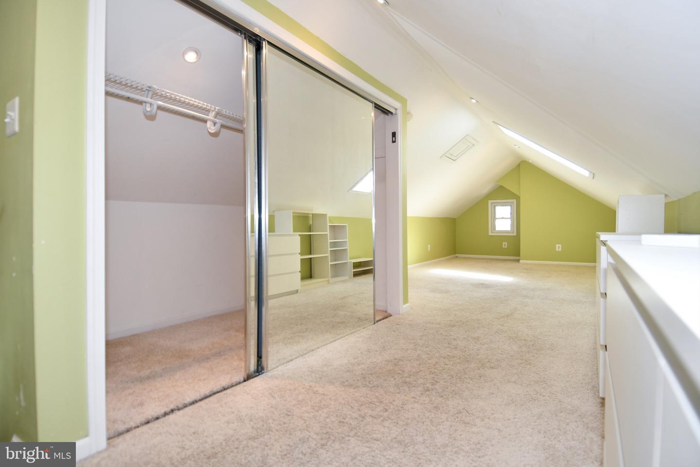 2100 S QUEBEC ST, ARLINGTON, Virginia 22204, 3 Bedrooms Bedrooms, 5 Rooms Rooms,2 BathroomsBathrooms,Residential,For sale,2100 S QUEBEC ST,VAAR2063512 MLS # VAAR2063512