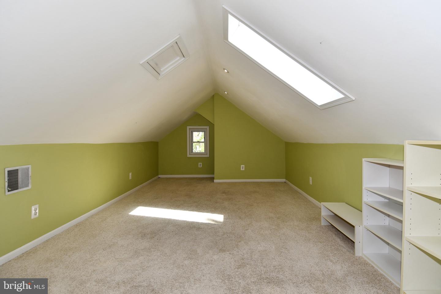 2100 S QUEBEC ST, ARLINGTON, Virginia 22204, 3 Bedrooms Bedrooms, 5 Rooms Rooms,2 BathroomsBathrooms,Residential,For sale,2100 S QUEBEC ST,VAAR2063512 MLS # VAAR2063512