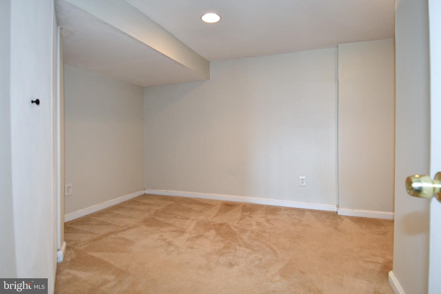 2100 S QUEBEC ST, ARLINGTON, Virginia 22204, 3 Bedrooms Bedrooms, 5 Rooms Rooms,2 BathroomsBathrooms,Residential,For sale,2100 S QUEBEC ST,VAAR2063512 MLS # VAAR2063512