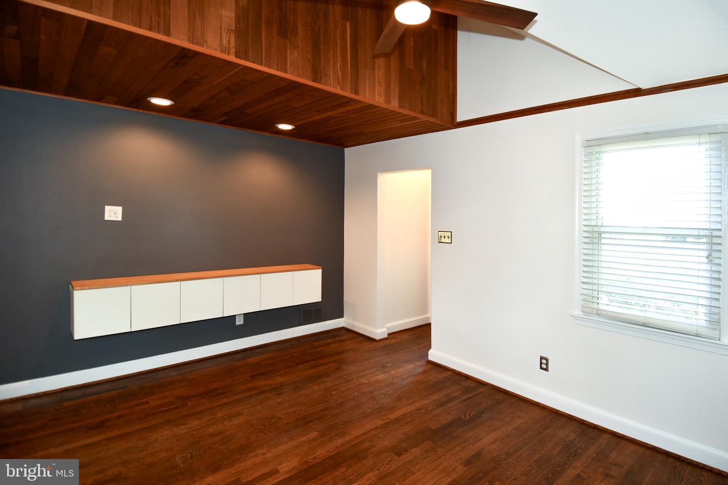 2100 S QUEBEC ST, ARLINGTON, Virginia 22204, 3 Bedrooms Bedrooms, 5 Rooms Rooms,2 BathroomsBathrooms,Residential,For sale,2100 S QUEBEC ST,VAAR2063512 MLS # VAAR2063512
