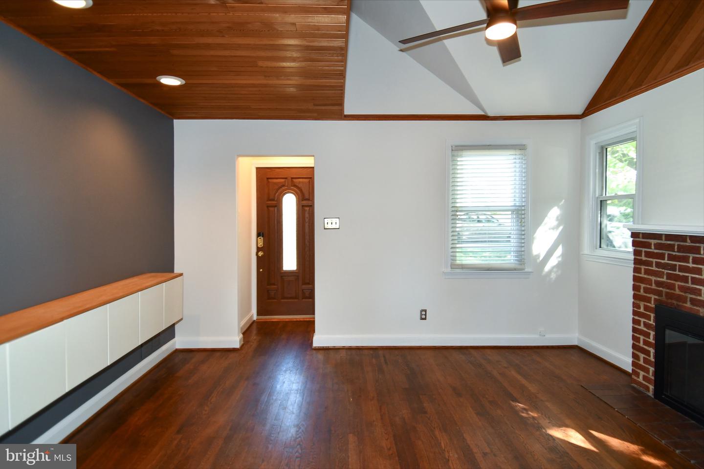 2100 S QUEBEC ST, ARLINGTON, Virginia 22204, 3 Bedrooms Bedrooms, 5 Rooms Rooms,2 BathroomsBathrooms,Residential,For sale,2100 S QUEBEC ST,VAAR2063512 MLS # VAAR2063512