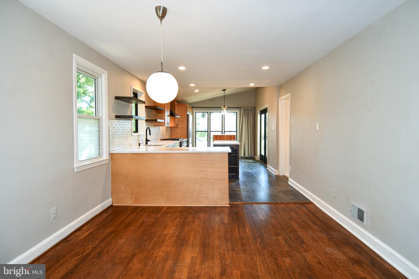 2100 S QUEBEC ST, ARLINGTON, Virginia 22204, 3 Bedrooms Bedrooms, 5 Rooms Rooms,2 BathroomsBathrooms,Residential,For sale,2100 S QUEBEC ST,VAAR2063512 MLS # VAAR2063512