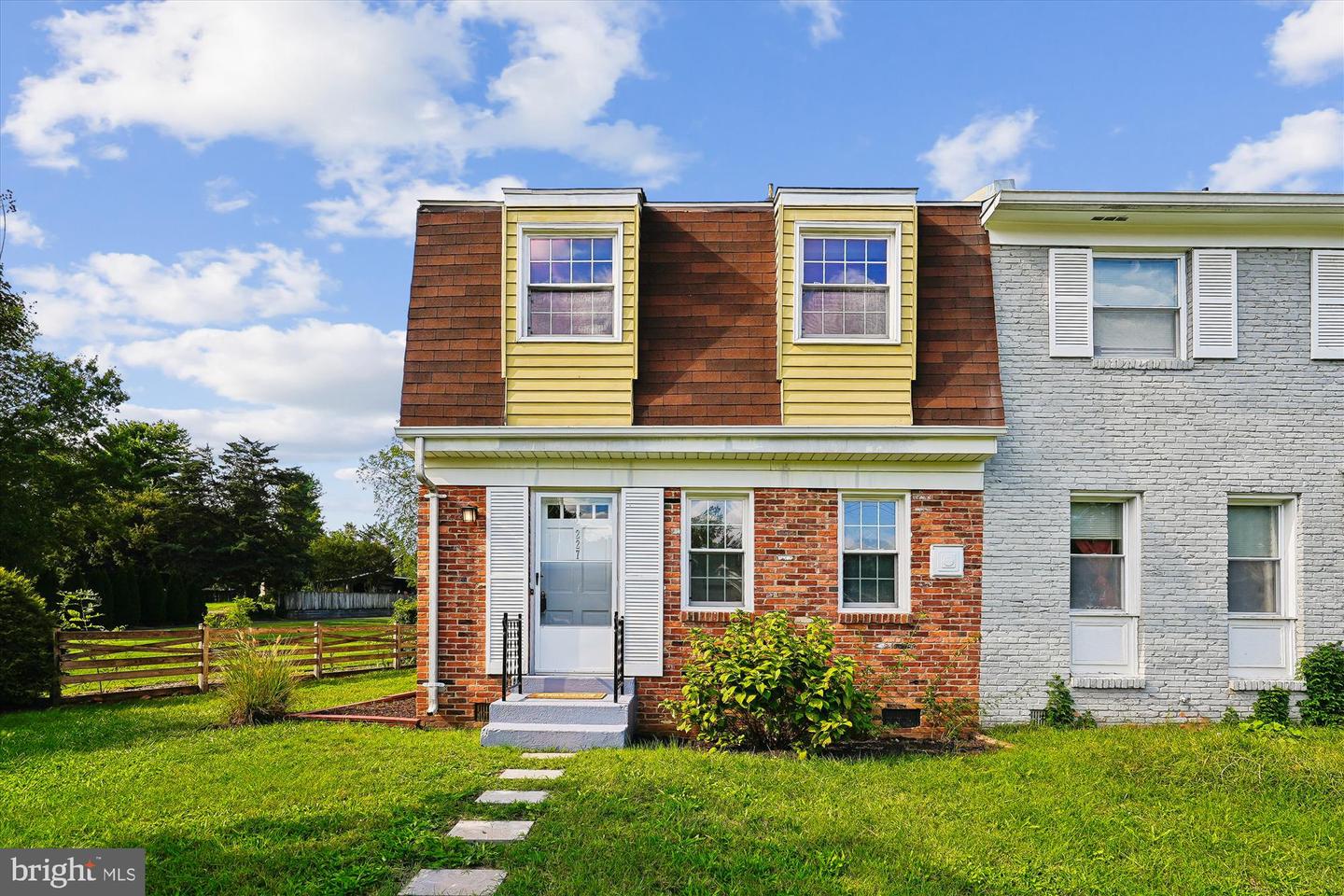 227 DRY MILL RD SW, LEESBURG, Virginia 20175, 3 Bedrooms Bedrooms, ,1 BathroomBathrooms,Residential,For sale,227 DRY MILL RD SW,VALO2106652 MLS # VALO2106652
