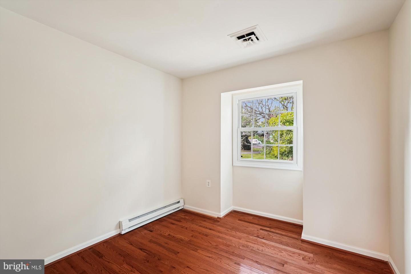 227 DRY MILL RD SW, LEESBURG, Virginia 20175, 3 Bedrooms Bedrooms, ,1 BathroomBathrooms,Residential,For sale,227 DRY MILL RD SW,VALO2106652 MLS # VALO2106652