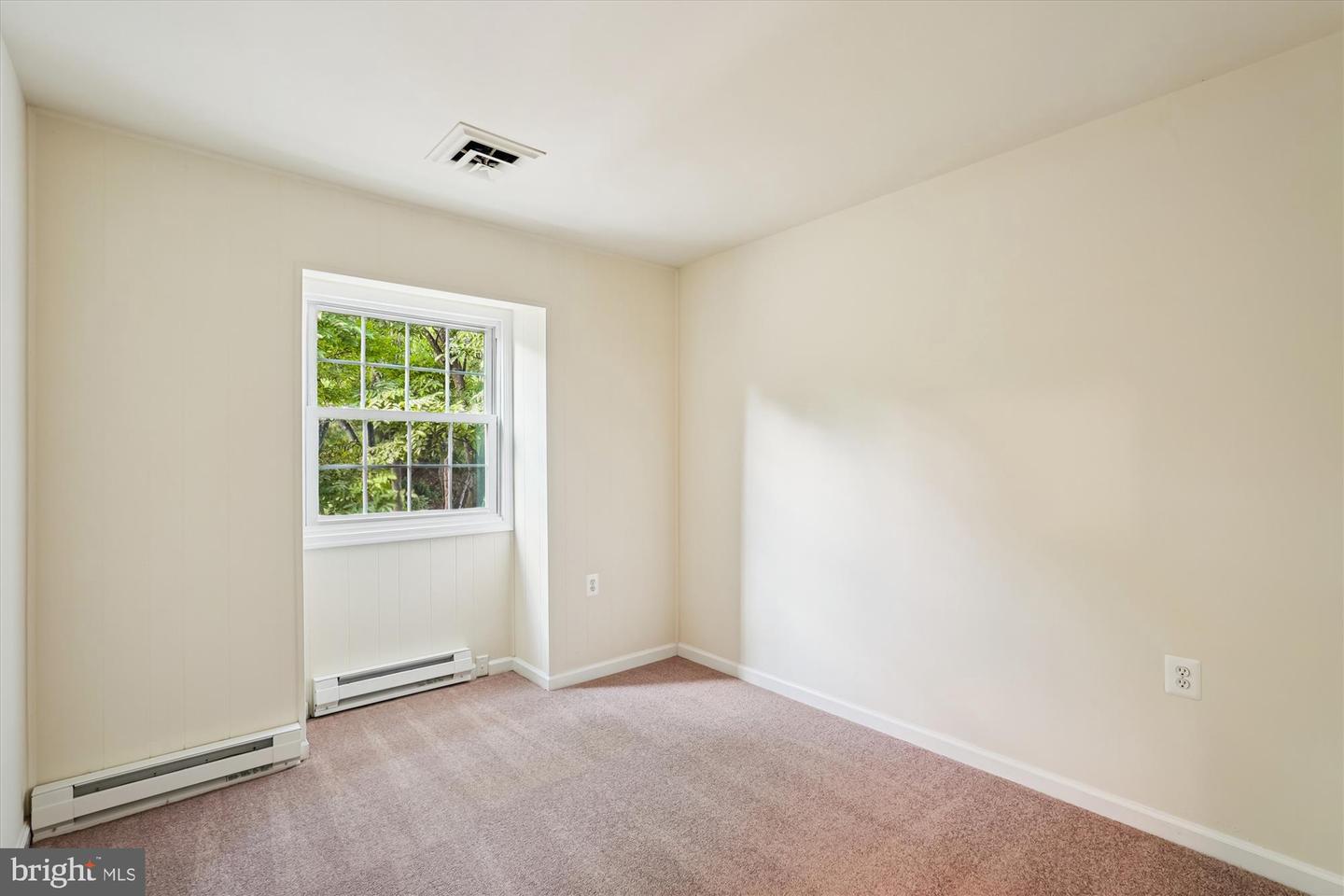 227 DRY MILL RD SW, LEESBURG, Virginia 20175, 3 Bedrooms Bedrooms, ,1 BathroomBathrooms,Residential,For sale,227 DRY MILL RD SW,VALO2106652 MLS # VALO2106652