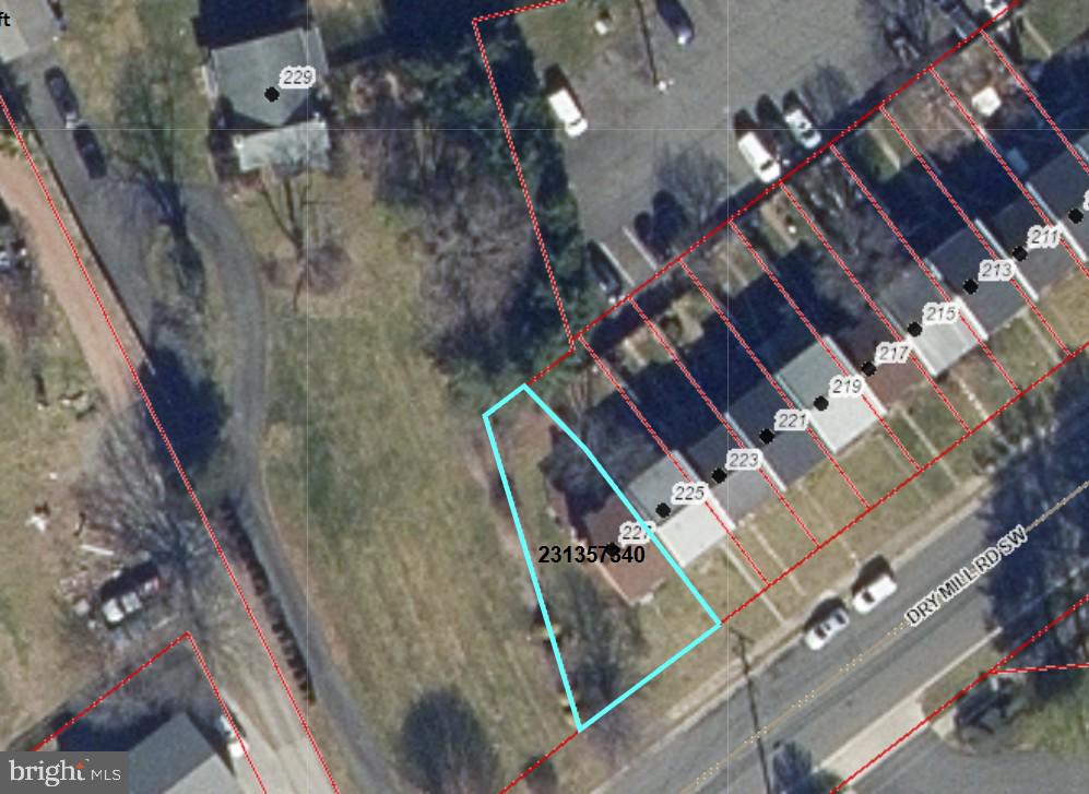 227 DRY MILL RD SW, LEESBURG, Virginia 20175, 3 Bedrooms Bedrooms, ,1 BathroomBathrooms,Residential,For sale,227 DRY MILL RD SW,VALO2106652 MLS # VALO2106652