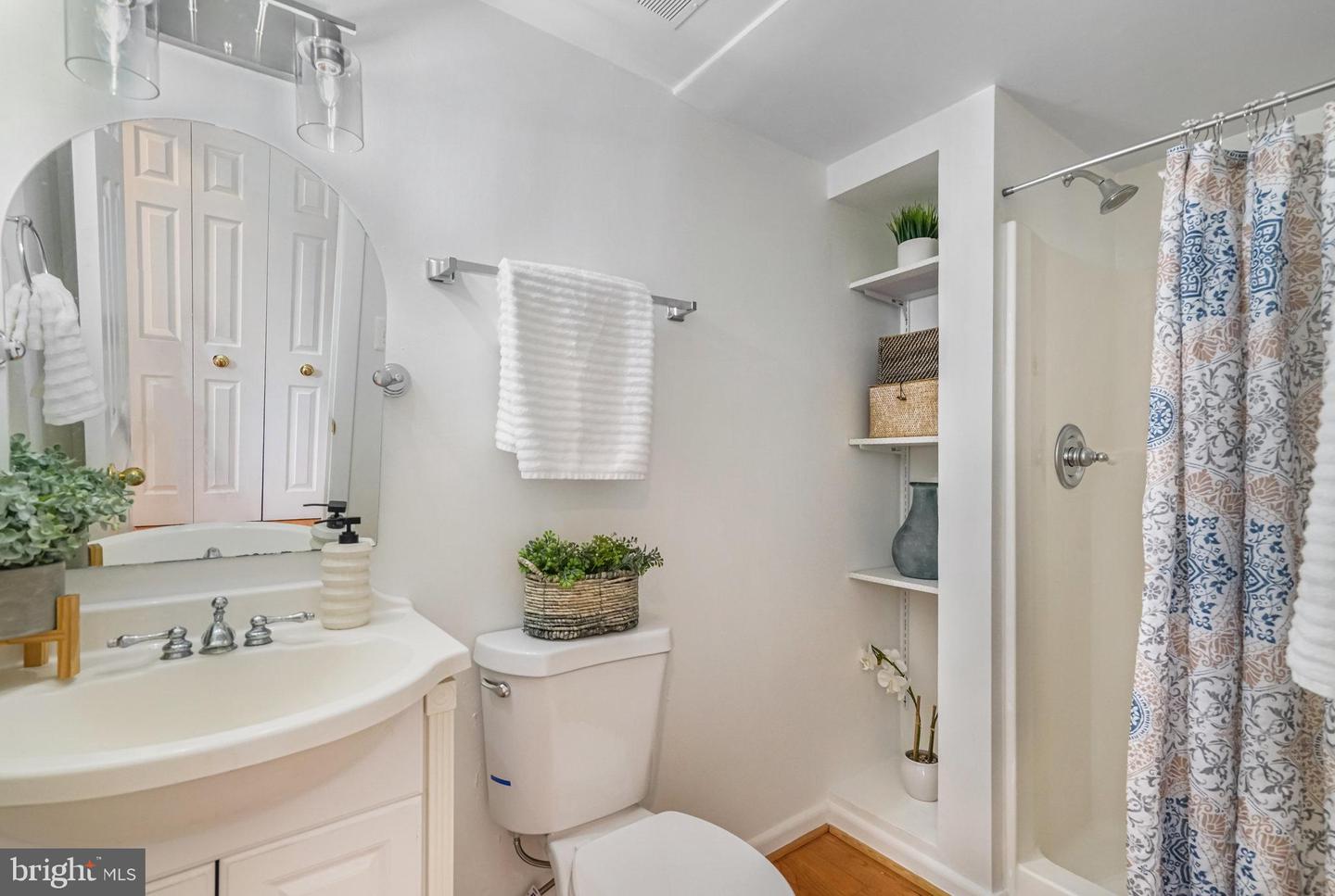 8006 NORTHUMBERLAND RD, SPRINGFIELD, Virginia 22153, 4 Bedrooms Bedrooms, 8 Rooms Rooms,4 BathroomsBathrooms,Residential,For sale,8006 NORTHUMBERLAND RD,VAFX2267086 MLS # VAFX2267086