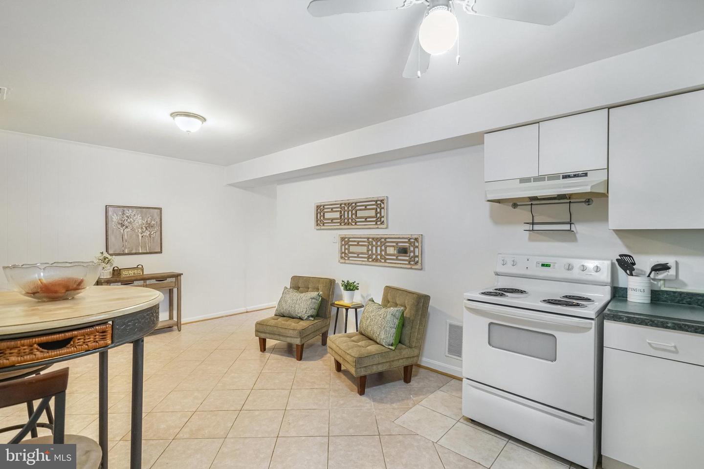 8006 NORTHUMBERLAND RD, SPRINGFIELD, Virginia 22153, 4 Bedrooms Bedrooms, 8 Rooms Rooms,4 BathroomsBathrooms,Residential,For sale,8006 NORTHUMBERLAND RD,VAFX2267086 MLS # VAFX2267086