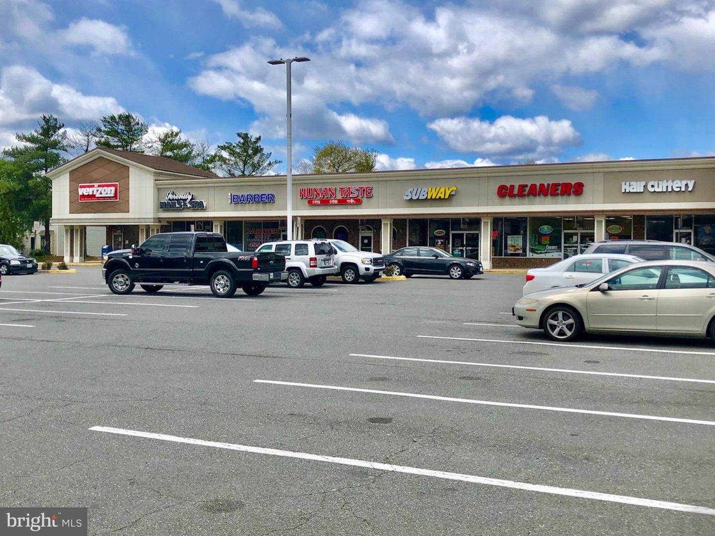 8006 NORTHUMBERLAND RD, SPRINGFIELD, Virginia 22153, 4 Bedrooms Bedrooms, 8 Rooms Rooms,4 BathroomsBathrooms,Residential,For sale,8006 NORTHUMBERLAND RD,VAFX2267086 MLS # VAFX2267086