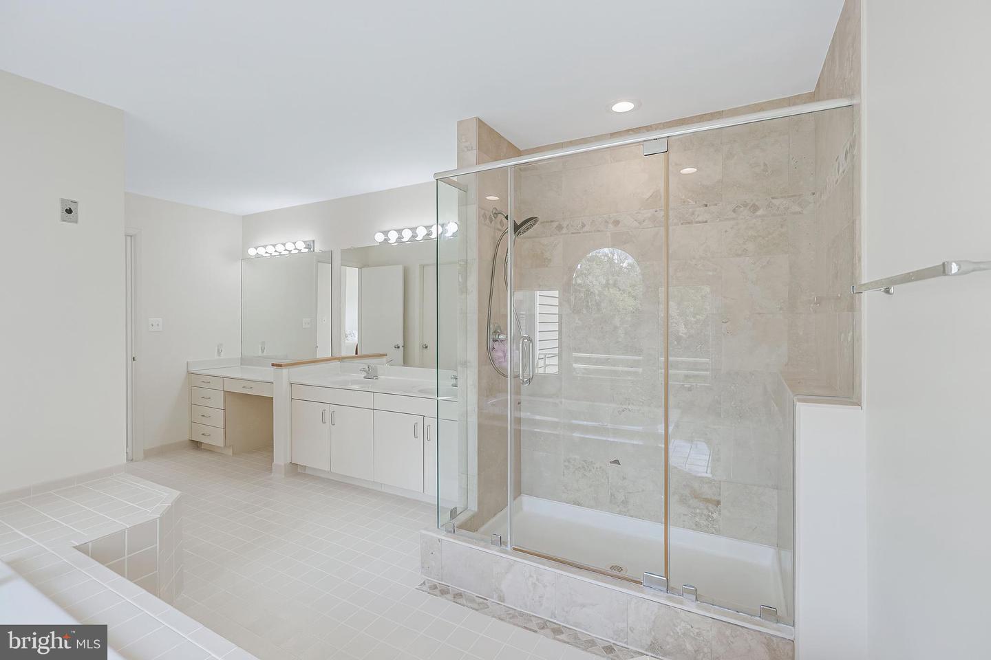 1933 LAKEPORT WAY, RESTON, Virginia 20191, 3 Bedrooms Bedrooms, ,2 BathroomsBathrooms,Residential,For sale,1933 LAKEPORT WAY,VAFX2267172 MLS # VAFX2267172