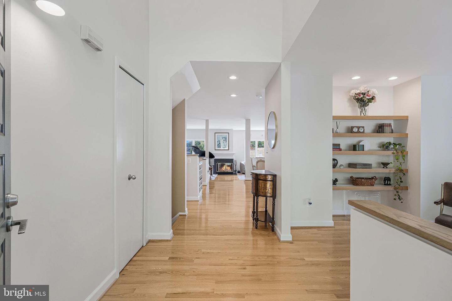 1933 LAKEPORT WAY, RESTON, Virginia 20191, 3 Bedrooms Bedrooms, ,2 BathroomsBathrooms,Residential,For sale,1933 LAKEPORT WAY,VAFX2267172 MLS # VAFX2267172
