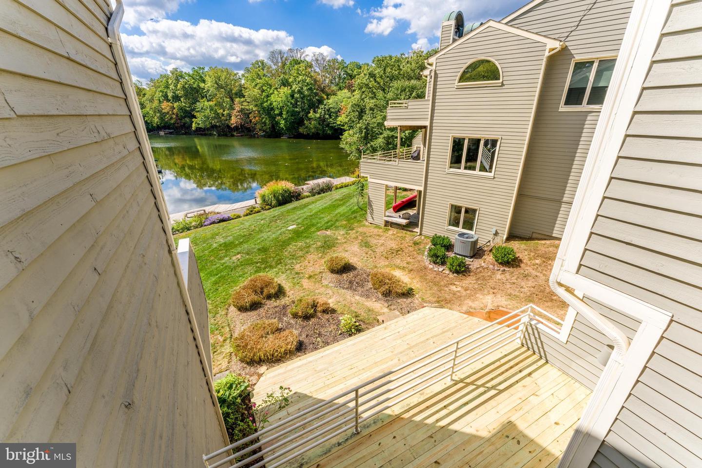 1933 LAKEPORT WAY, RESTON, Virginia 20191, 3 Bedrooms Bedrooms, ,2 BathroomsBathrooms,Residential,For sale,1933 LAKEPORT WAY,VAFX2267172 MLS # VAFX2267172