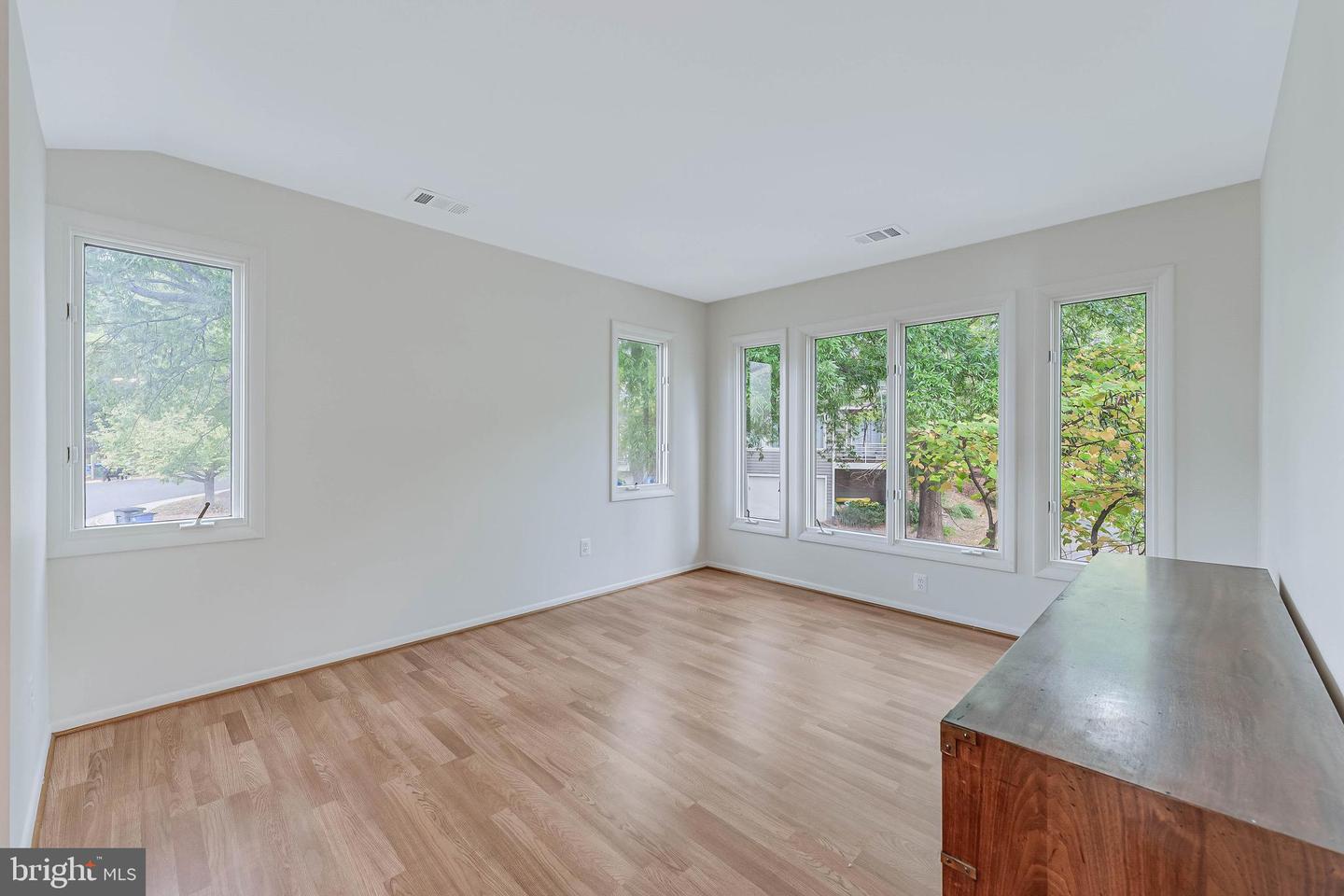 1933 LAKEPORT WAY, RESTON, Virginia 20191, 3 Bedrooms Bedrooms, ,2 BathroomsBathrooms,Residential,For sale,1933 LAKEPORT WAY,VAFX2267172 MLS # VAFX2267172